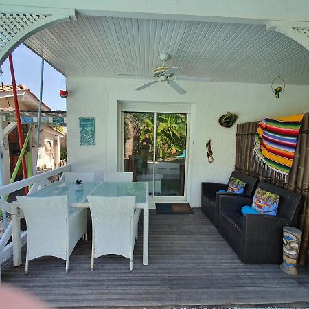 Villa Caraibes グジャン・メストラ エクステリア 写真